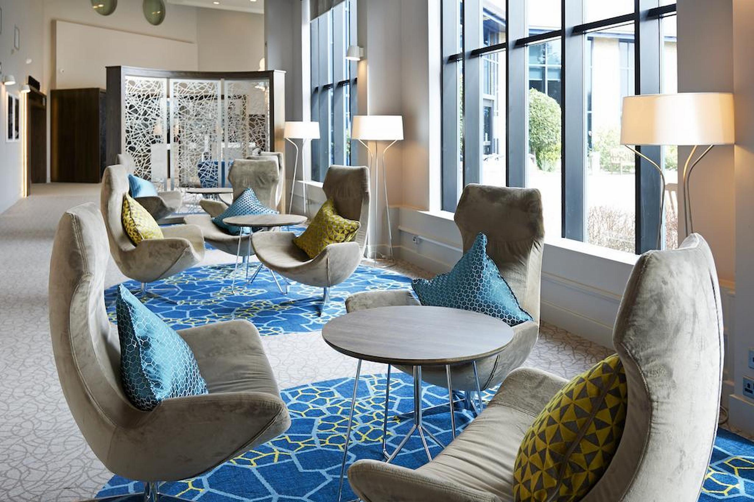 Novotel London Stansted Airport Станстед-Маунтфітчет Екстер'єр фото