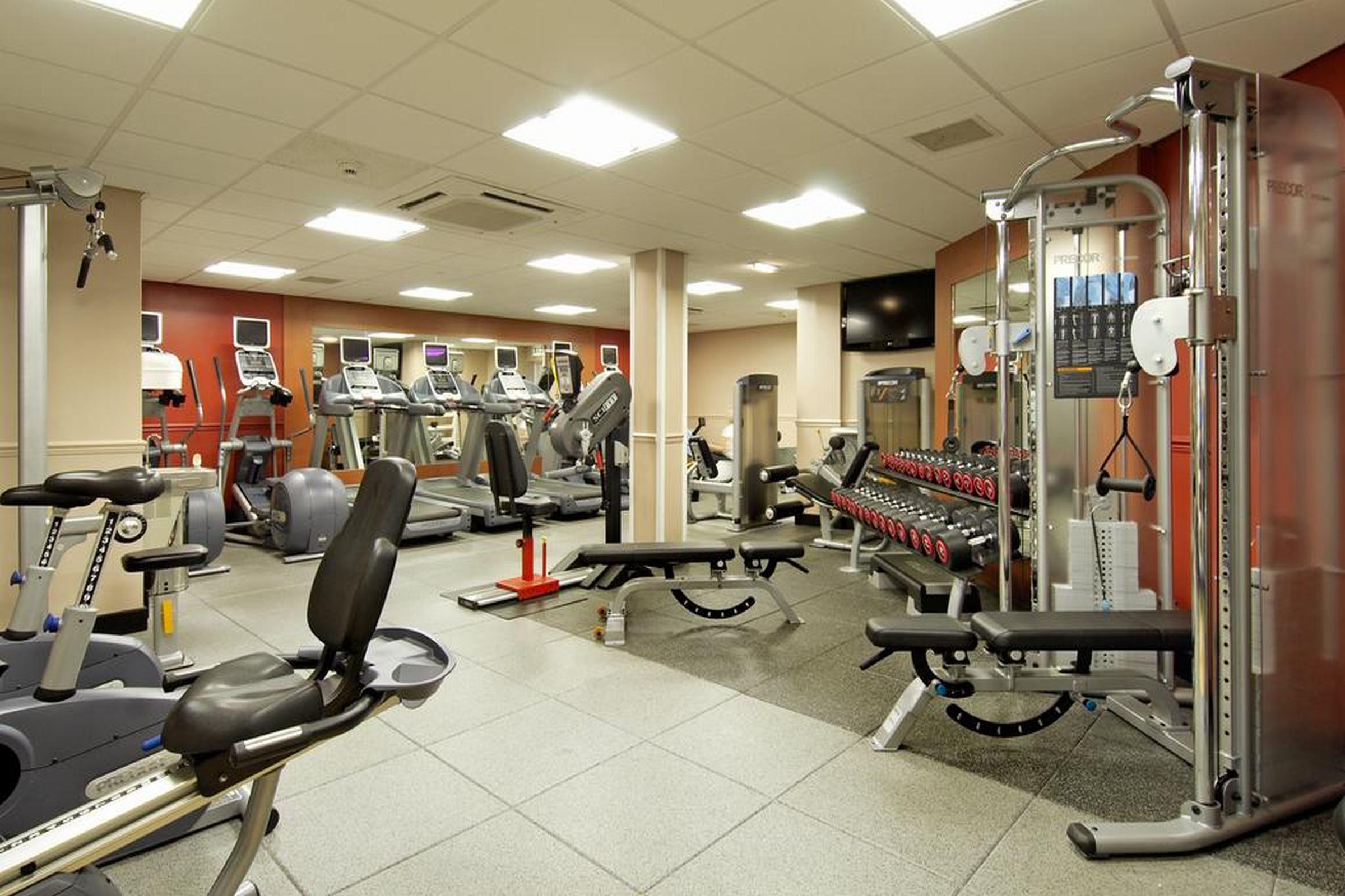 Novotel London Stansted Airport Станстед-Маунтфітчет Екстер'єр фото