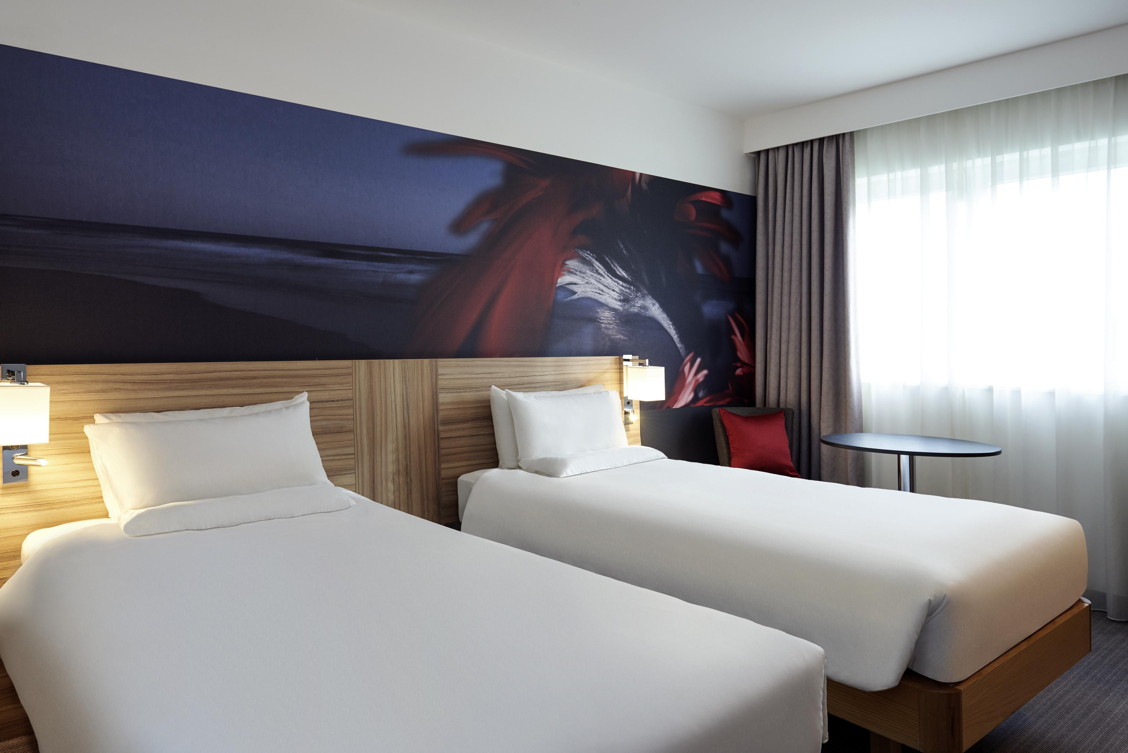 Novotel London Stansted Airport Станстед-Маунтфітчет Екстер'єр фото