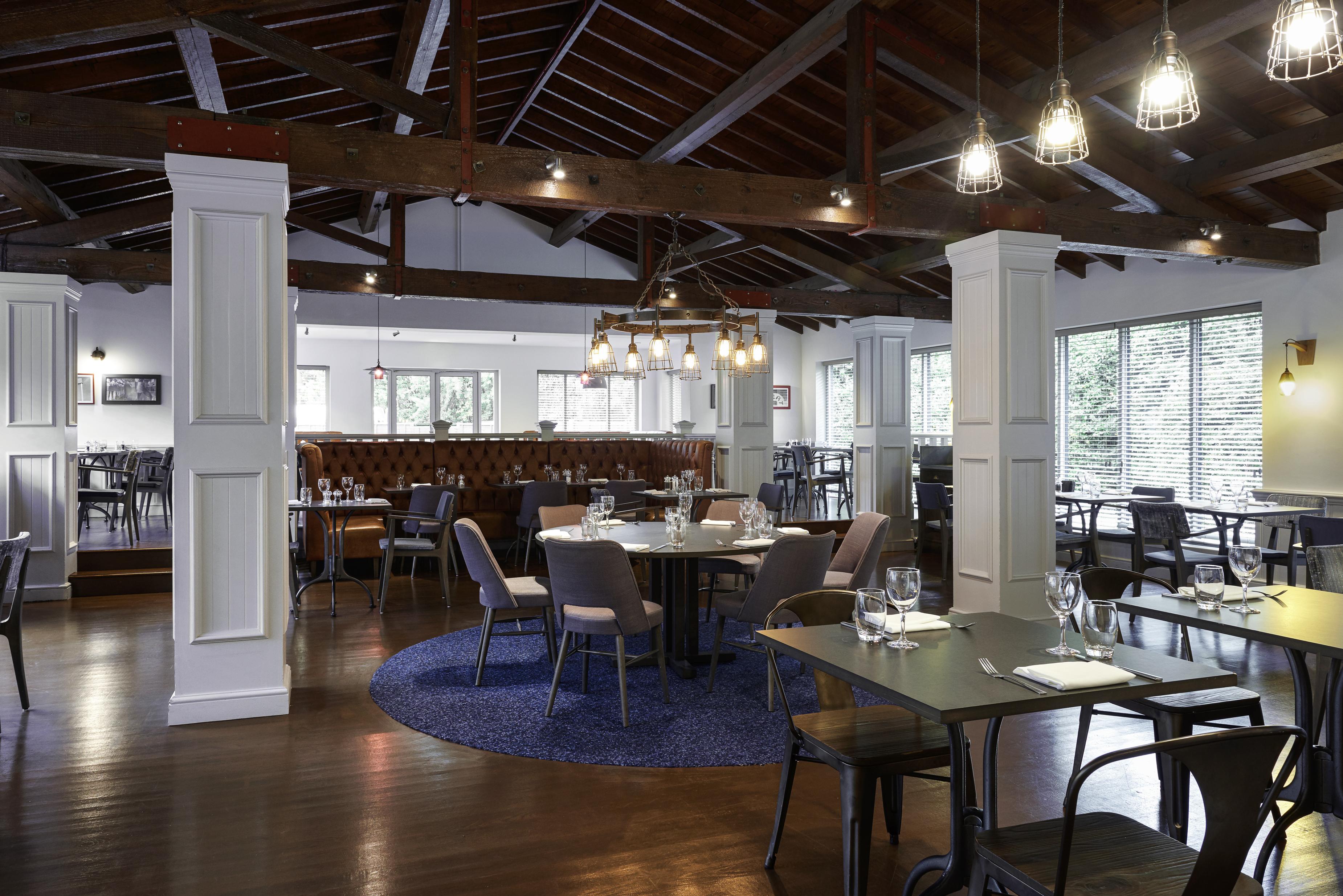 Novotel London Stansted Airport Станстед-Маунтфітчет Екстер'єр фото