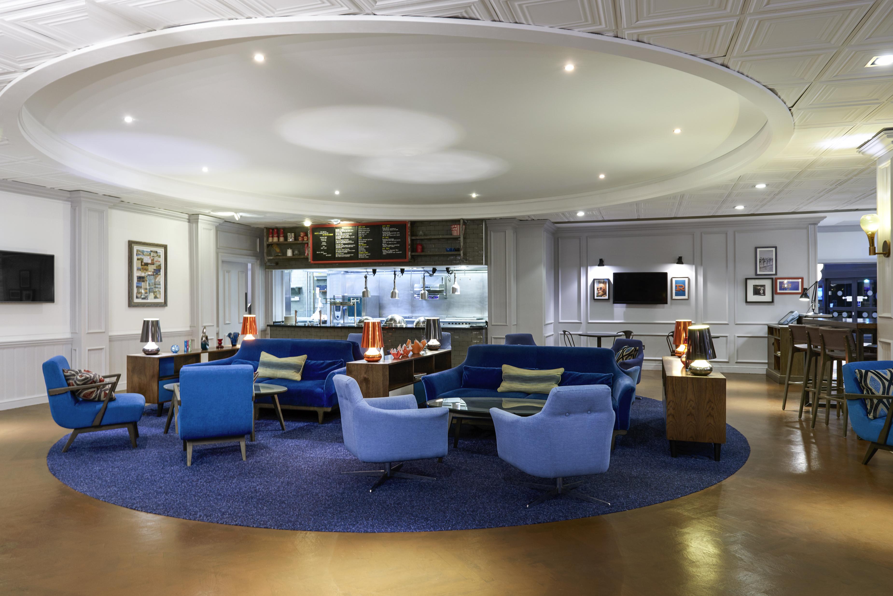 Novotel London Stansted Airport Станстед-Маунтфітчет Екстер'єр фото