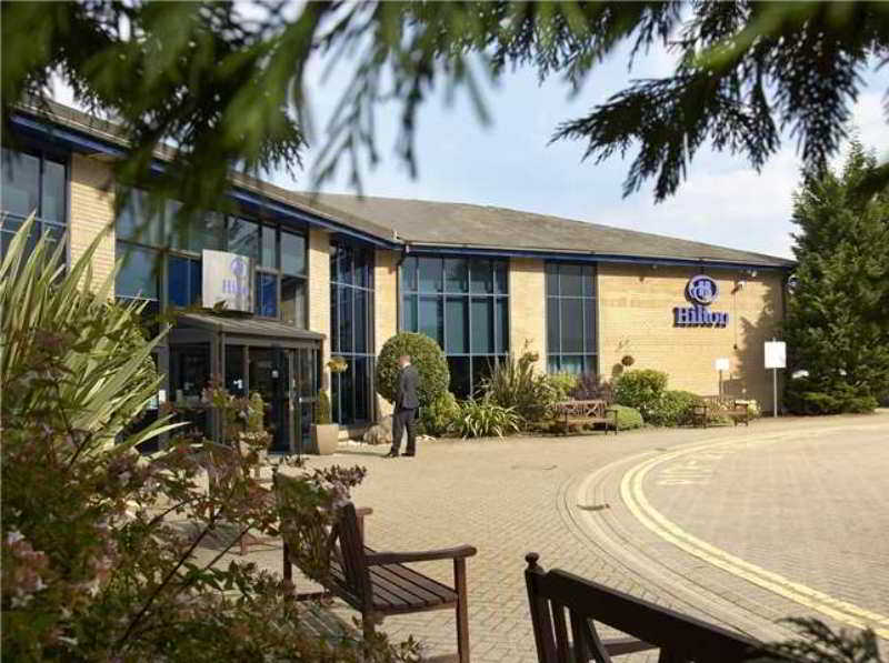 Novotel London Stansted Airport Станстед-Маунтфітчет Екстер'єр фото